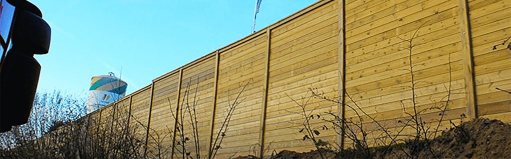Noise Reduction Fencing Installer